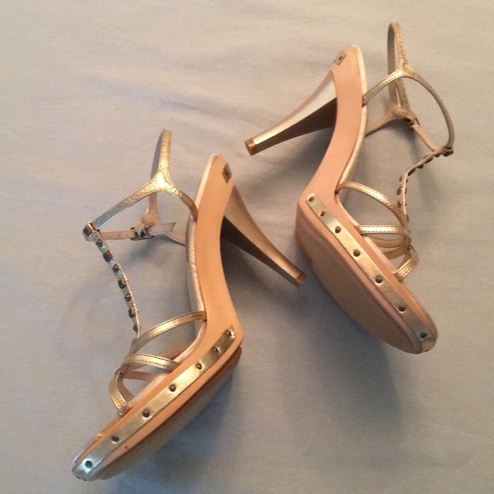 OXOXO SANDALS.